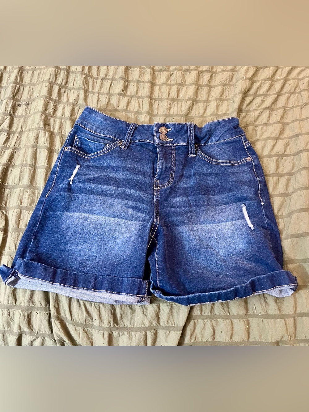 Royalty For Me Size 6 High Rise Denim Shorts Blue Distressed New
